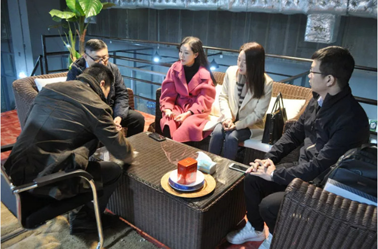 5c7c76a19df43 企业资源对接 携手同谋发展