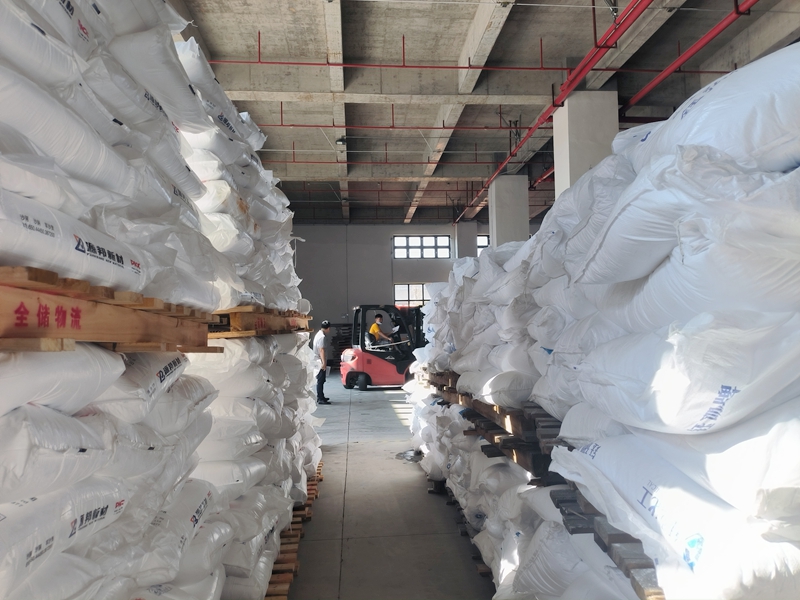 拉萨仓库出租内整齐整齐的化工原料仓库